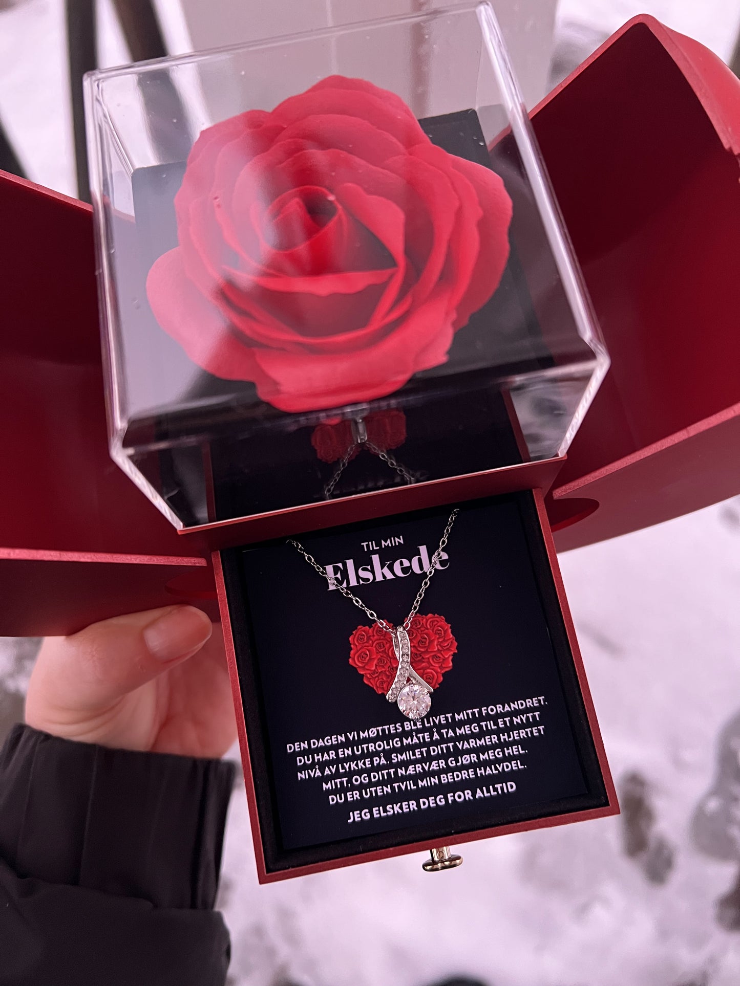 Til Min Elskede - Dagen Vi Møttes - Halskjede Alluring Beauty med Roseske